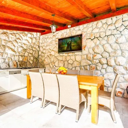 Citrus Reef Vila *